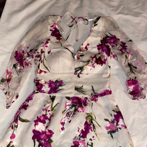 Women - Picture 1 of 4